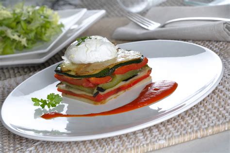 Milhoja De Verduras Con Huevo Escalfado Gurm