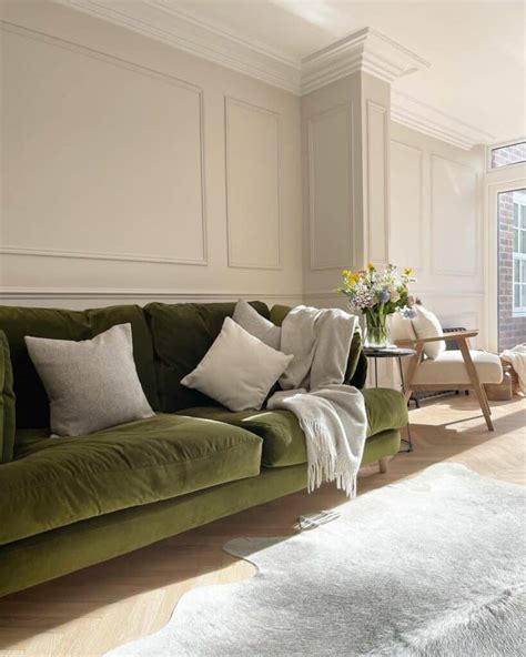 15 Bold and Stylish Green Couch Living Room Ideas