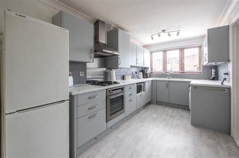 Brissenden Close Upnor Rochester 3 Bed End Of Terrace House For