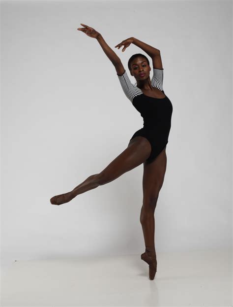 Pin by Brianna Williams on Pose Reference | Body reference poses, Body
