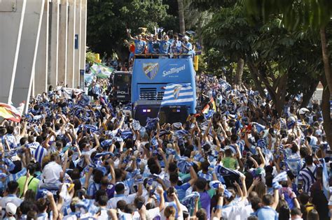 La afición se vuelca con el Málaga en un domingo de alegría por el