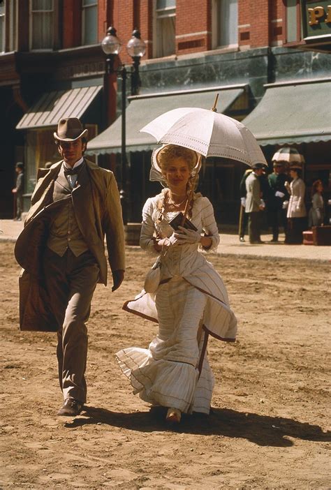 Daniel Day Lewis As Newland Archer And Michelle Pfeiffer As Countess