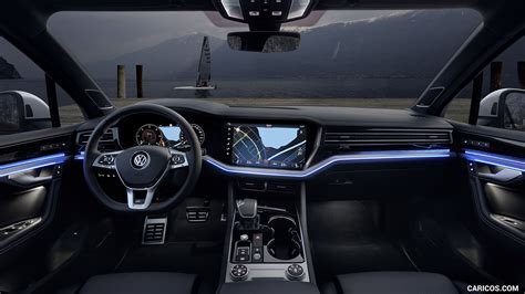 Volkswagen Touareg | 2019MY R-Line | Interior, Cockpit