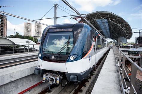 Metro de Panamá se estrena Trenvista