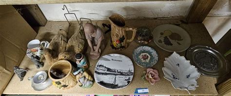 Lot 19b Various Vintage Pottery And Knick Knacks