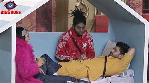 Bigg Boss Live Priyanka Tina Shalin Ke Bond Par Shiv Ne Uthaye