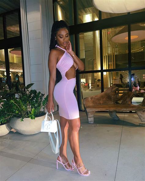 Auhneesh Nicole Feet