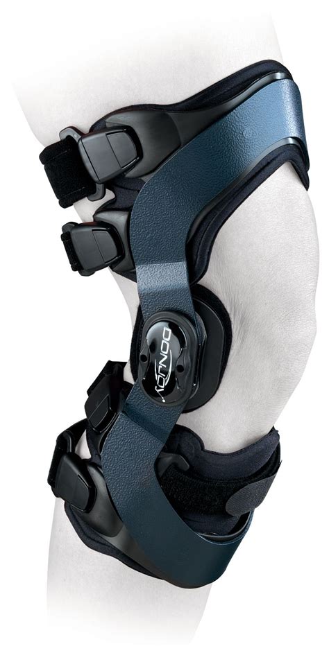 Donjoy Oa Everyday Knee Brace Physioroom £35799 With Images Knee Brace Knee Osteoarthritis