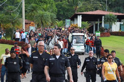 PM atingido na cabeça durante operação na Zona Norte é enterrado em