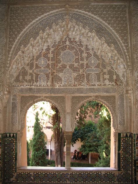 File:Ventanas con arabescos en la Alhambra.JPG - Wikipedia