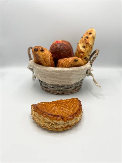 Chausson aux Pommes Maison POCHAT Boulangerie Pâtisserie Traiteur