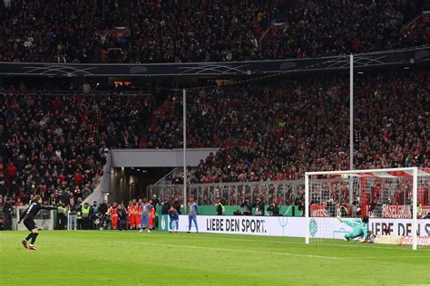 Der Triple Traum Ist Geplatzt Bayern Scheitert Im Pokal Viertelfinale