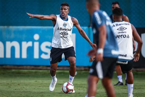 Escalação do Grêmio Renato divide preparação para Copa do Brasil e