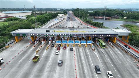 Rekayasa Lalu Lintas Contraflow Di Tol Jakarta Cikampek Untuk Atasi