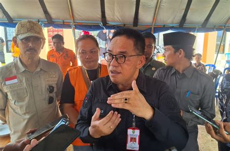 Salurkan Bantuan Ke Korban Banjir Makmur Marbun Tegaskan Komitmen