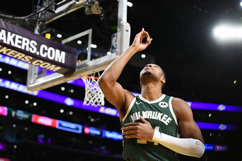 Giannis Antetokounmpos Status Vs Grizzlies Revealed Sports Illustrated Memphis Grizzles News