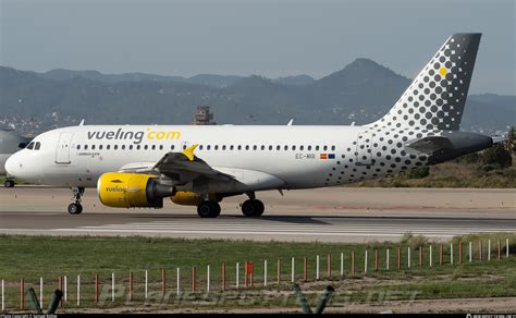 EC MIR Vueling Airbus A319 112 Photo by Samuel Rößler ID 1482911