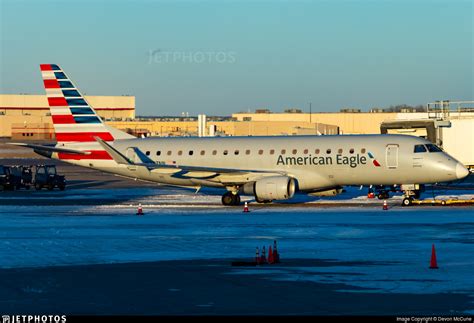 N237nn Embraer 175lr American Eagle Envoy Air Devon Mccune