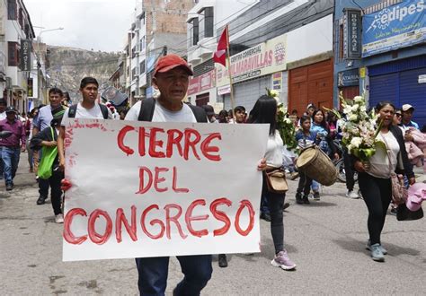 Protestas En Perú Suben A 22 Los Muertos En Enfrentamientos Entre Manifestantes Y Agentes De La