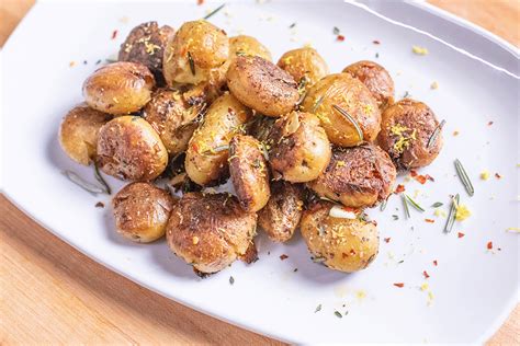 Fried Potatoes with Crispy Herbs and Garlic | SGC™ Foodservice