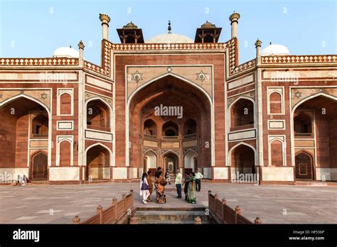 Humayuns Tomb India Hi Res Stock Photography And Images Alamy