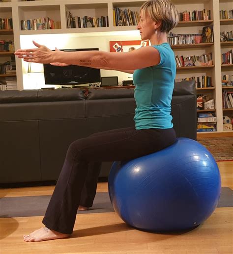 5 Ejercicios De Pilates Con Fitball Deporvillage Magazine