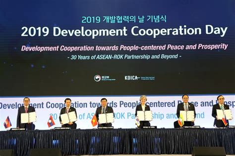 Rok Five Asean Countries Sign Mou On Development Assistance Vietnam