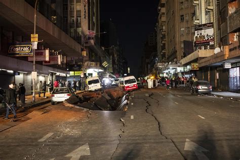 At least 41 injured in suspected underground gas explosion in Johannesburg - EFE