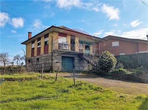 Casa ou moradia à venda EM586 Vila Boa de Quires e Maureles Marco