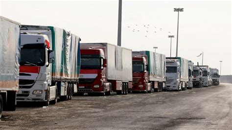 Trucks Carrying Aid Fuel Begin Entering Gaza روزبینه