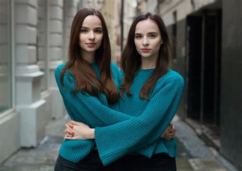 The Powerful Connections Of Twins In Pictures Twin Photography Identical Twins Sister