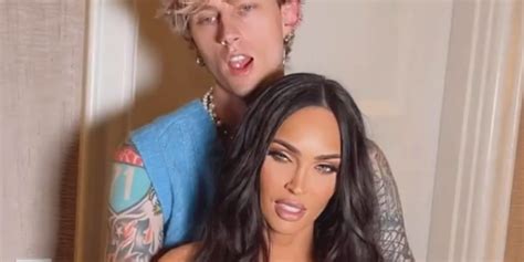 Megan Fox revela que fez buraco na roupa para transar MGK após