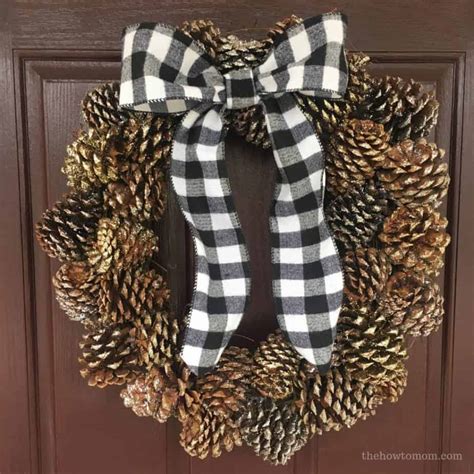 How to Make a Pinecone Wreath – The How To Mom