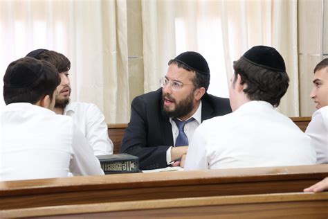 REBBEIM - Yeshiva Nesivos Ahron