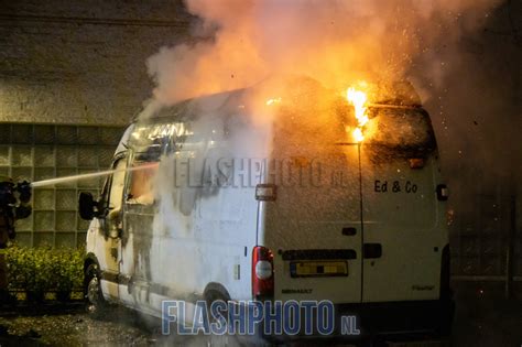 Camper Vol Vakantiespullen Brandt Volledig Uit Zwanensingel Vlaardingen