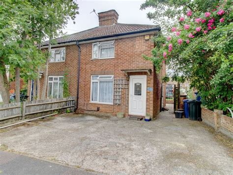 3 Bed Semi Detached House For Sale In Spearing Road High Wycombe Hp12