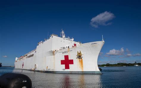 Navy hospital ship stops on Oahu ahead of Pacific mission