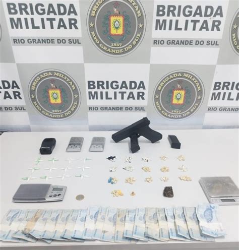 Brigada Militar Prende Quatro Homens Por Tr Fico De Drogas E Porte