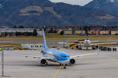 Foto De Salzburg Austria Feb G Tum Tui Airways Boeing