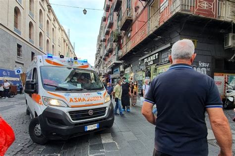 Agguato Ai Quartieri Spagnoli Due Feriti A Colpi Di Pistola