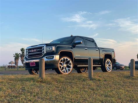 2017 Gmc Sierra On 24” Vogues 👊 Gmcsierra Gmc Sierra Trucksonvogues Voguetyres Gmc