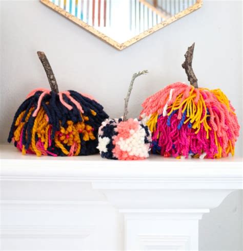 15 Amazing Easy Yarn Halloween Crafts That Are Absolutely Adorable