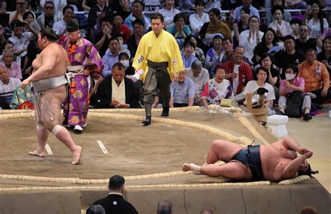 ＜大相撲名古屋場所・第3日＞貴景勝を寄り倒しに破る熱海富士（撮影・井垣 忠夫） ― スポニチ Sponichi Annex スポーツ