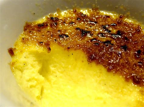 Baked Sunday Mornings: Classic Crème Brûlée with Caramelized Brown