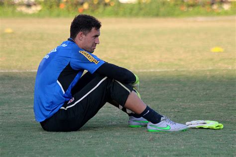 Martín Silva Pode Voltar Em Clássico Zagueiro João Carlos Assina Com