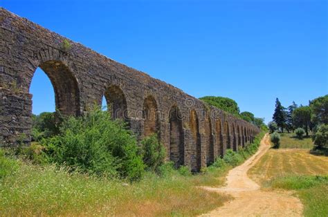 Tomar aqueduct stock photo. Image of landmark, ruin, path - 25553712