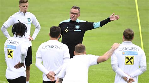 Fußball heute EM Qualifikation 2024 Alle Länderspiele Welche Teams