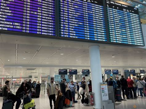 Munich Flights Trains Cancelled As Heavy Snow Blankets Bavaria Today