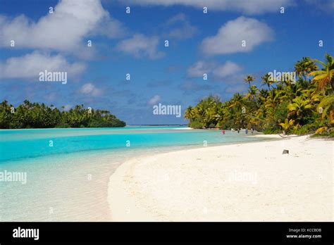 One Foot Island Aitutaki Stock Photo - Alamy