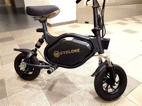 Electrowolf Cyclone E Scooter Electric Scooter Bike Bicycle Stock